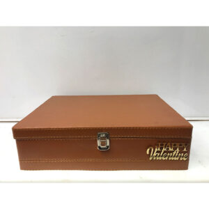 رز باکس مربعی بزرگ چرمی لوکس قهوه ای که برای مناسبت‌های خاص طراحی شده است